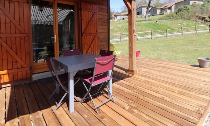 Siran Cottage | Charming Cottage Near Gorges de la Cère, Terrace, Wi-Fi, BBQ, Pet Friendly