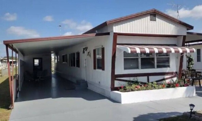 Sebring House | Charming Cottage, Near Shops, Lakes, Theater, Golf, Race Track, Boat Parking!