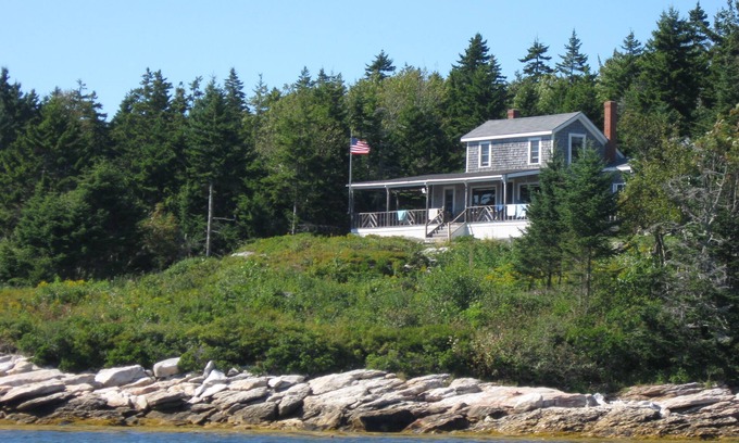 Friendship Cottage | Charming cottage overlooking the islands of Muscongus Bay