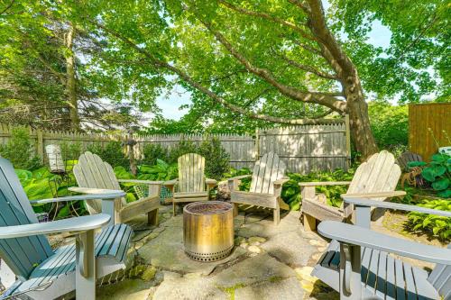 Boothbay Harbor House | Charming Cottage with Patio, Walk to Boothbay Harbor