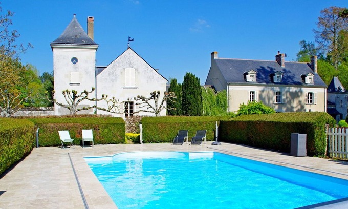 La Menitre Cottage | Charming Cottage with Heated Pool, Near Loire River, 2BR, Wi-Fi, Parking