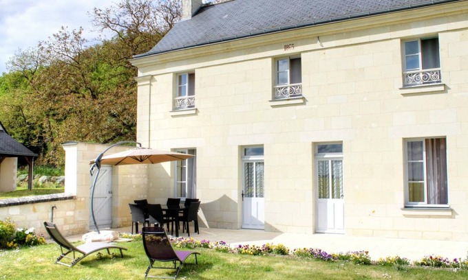 Lerne Cottage | Charming Cottage with Garden in Loire Valley - Fully Equipped, Sleeps 6, Near Historic Sites