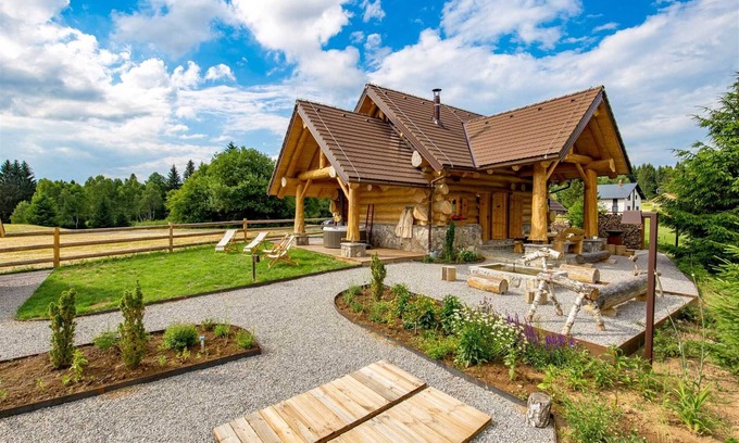 Hlevci Villa | Charming cottage with outdoor jacuzzi in Hlevci