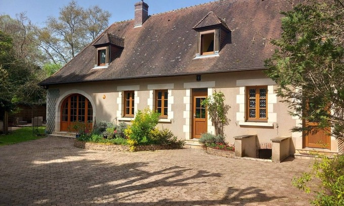 Vinon Cottage | Charming Cottage with Spa, Billiards, Garden and Ping-Pong