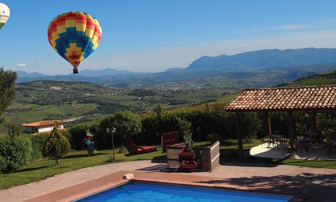 Fragneto Monforte Villa | Charming Countryside Villa with Pool and amazing view!
