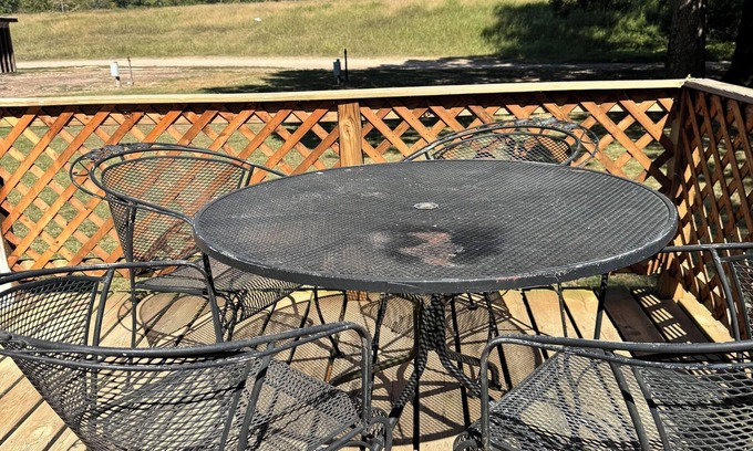 Tahlequah House | Charming Cozy 2-bedroom Riverside Home in fabulous Tahlequah with AC, WiFi