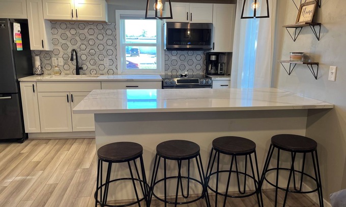 Appleton House | Charming, Cozy 2-bedroom house in Appleton