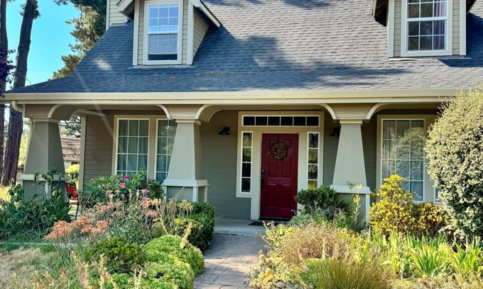 Fort Bragg House | Charming craftsman home on 1.1 acres close to town and beautiful beaches
