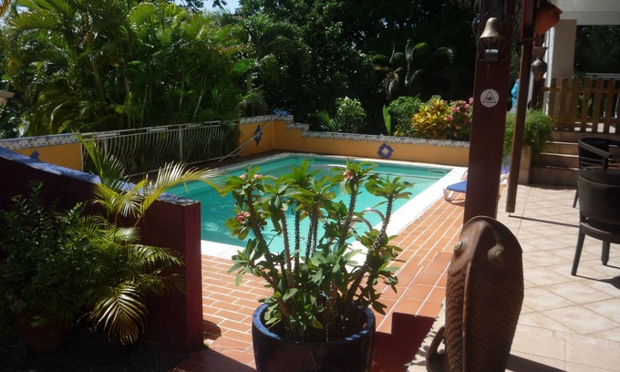 Les Abymes Villa | Charming Creole villa with pool ideal location to visit the entire island
