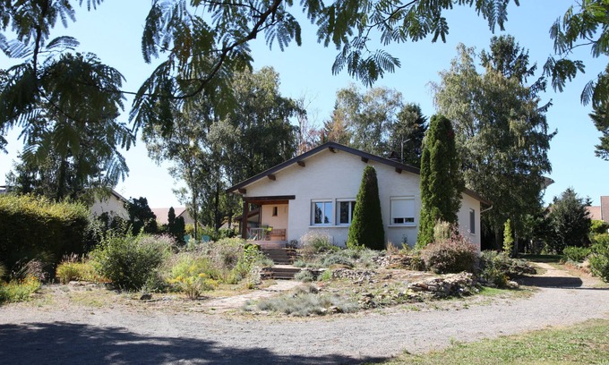Dole House | Charming detached house in the hills above Dole