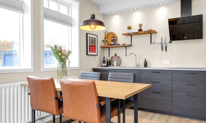 Oddeyrin Apartment | Charming downtown apartment with balcony