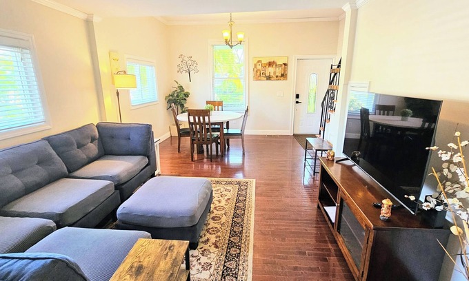Greenwich House | Charming duplex with private yard. Close to the beach, dining & shopping!