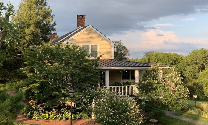 Three Bridges Apartment | Charming Farmhouse Apt near Lambertville Princeton