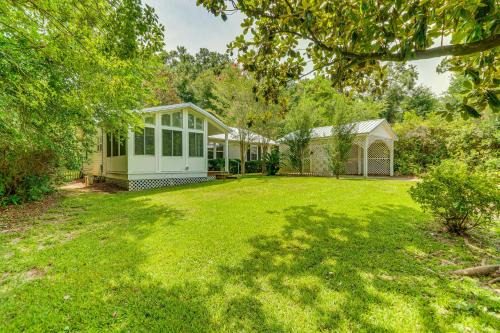 Fairhope House | Charming Fairhope Home about 2 Mi to North Beach Park!
