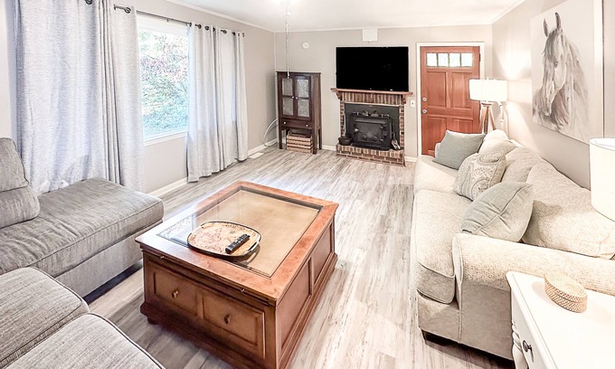 Troy Other | Charming farmhouse nestled within the breathtaking Uwharrie National Forest!