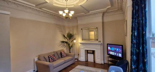 Hillside Apartment | Charming Flat in Wimbledon