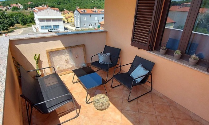 Matohanci Apartment | Charming flat near Rovinj with private car park, air conditioning, WiFi, baby cot