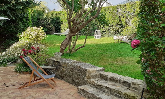 Saint-Jacut-de-la-Mer House | Charming house 5 minutes walk from beaches and shops; enclosed garden