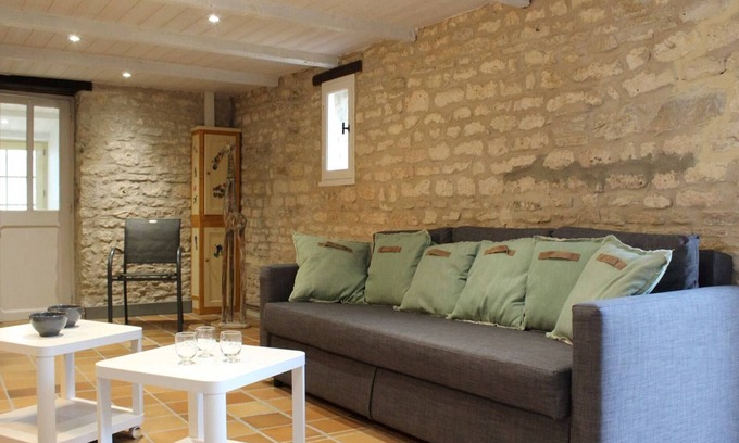 Saint-Pierre-d'Oleron House | Charming House with Garden near St Pierre and Beaches – Sleeps 5, Modern Amenities