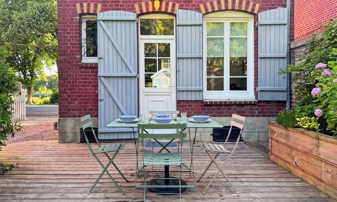 Saint-Valery-sur-Somme Cottage | Charming cottage with bay view and garden