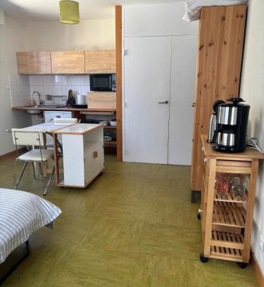 Carhaix-Plouguer Apartment | Charming functional studio