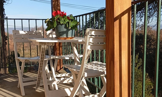 Menerbes Apartment | Charming Gîte de Champs de Lavandins, view of Mont Ventoux and Luberon