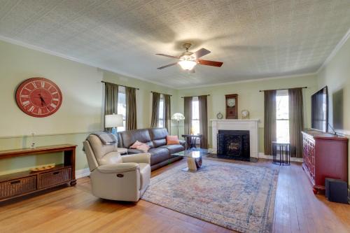 Georgetown House | Charming Georgetown Home - Walk to Downtown!