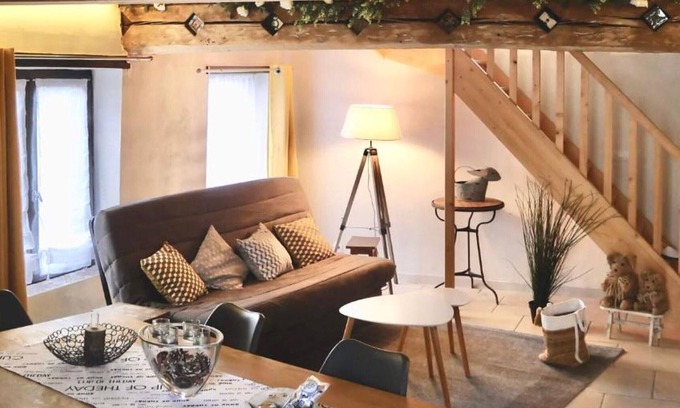 Flines-les-Mortagne Apartment | Charming gîte with air conditioning, parking and terrace near Saint-Amand-les-Eaux