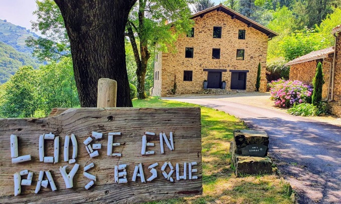 Valcarlos House | Charming gîte with SPA/Jacuzzi Lodge in the Basque Country