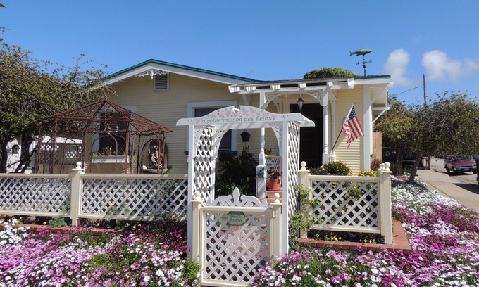 Morro Bay Cottage | Charming & Historic Beach Cottage - Oasis in the Heart of Downtown