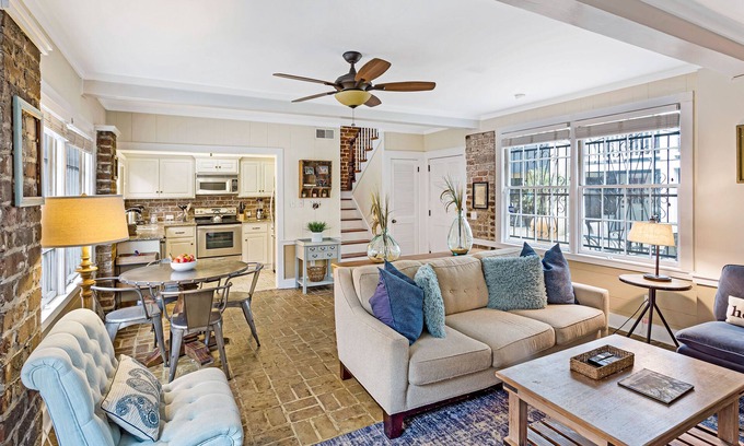Historic Downtown Savannah House | Charming Historic Cottage One Block to Forsyth by Lucky Savannah