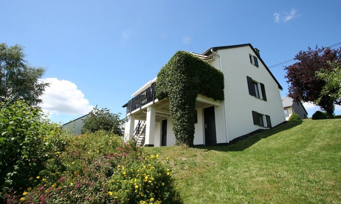 Nadrin House | Charming holiday house with sauna, tanning bed, garden, terrace and lovely view
