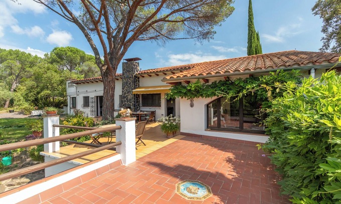 Riudarenes House | Charming Home in a Green Valley. El Pigot. Tranquility, Nature & Private Pool!