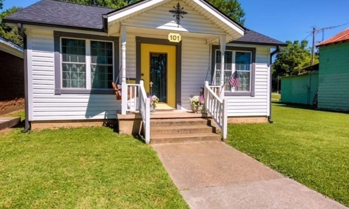 Brighton House | Charming home in Brighton, TN – Close to Memphis
