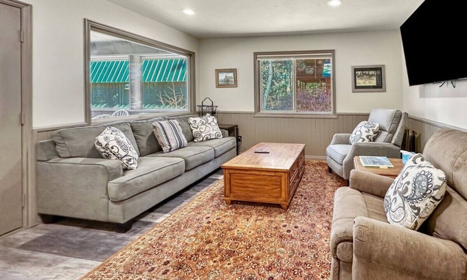 Tamarack Resort House | Charming Home in Donnelly close to Lake Cascade
