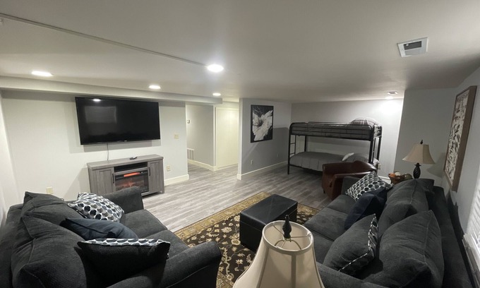 Brownstown Apartment | Charming Home Located in the Best Part of Yakima