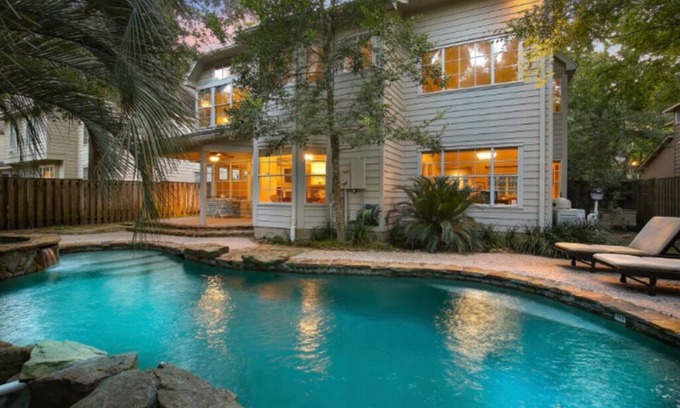 Alden Bridge House | Charming Home with Heated Pool and Spa in The Woodlands