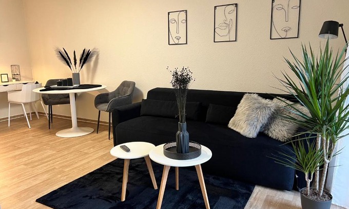 Weyhausen Apartment | Charming Homes - Studio 16