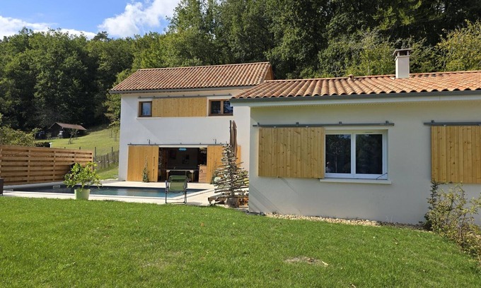 Chateau-l'Eveque Cottage | Charming house in Château-l'Évêque with private pool