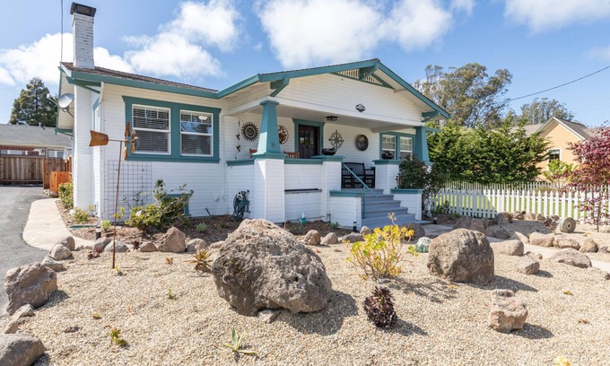 Tomales House | Charming house in a charming town, Casa Cerini