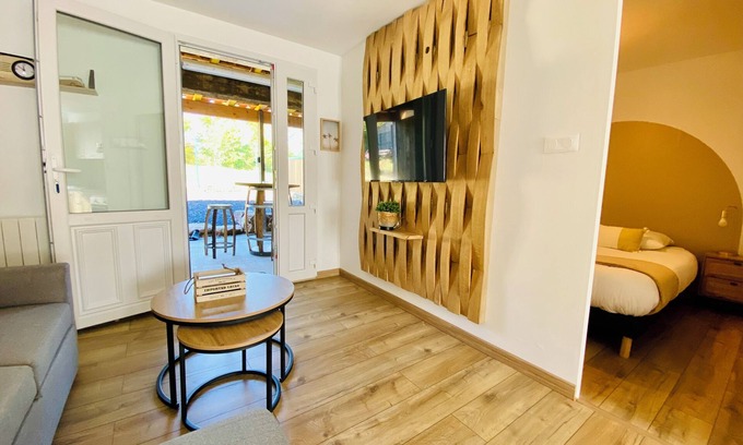 Julienne House | Charming house in a serene setting. Along the Flow vélo!