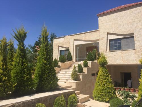 Suwailih House | Charming House in Amman + Balcony