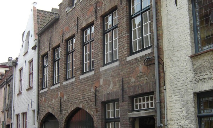 Historical Center Bruges House | Charming house in the center of Bruges right along the green canals