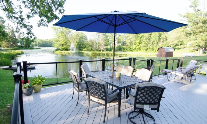 Newbury House | Charming house with AC in Burton - Perfect for a relaxing getaway!