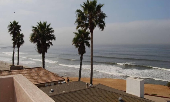North Pacific Beach Apartment | Charming I BR Apt Pacific Beach, Attached to Ocean Front Home.
