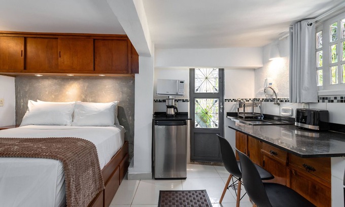 Santa Teresa Apartment | Charming in Santa Teresa for couples | JM301 Z5