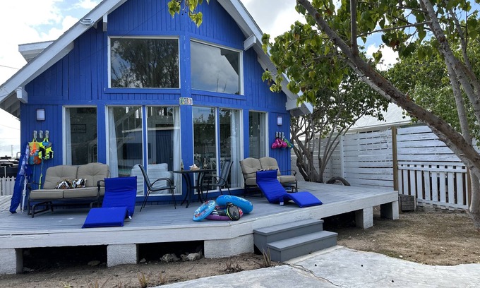 Cockburn Town House | Charming Island home on Grand Turk -centrally located!