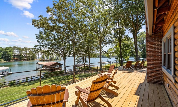 Denver House | Charming Lake Norman Log Cabin