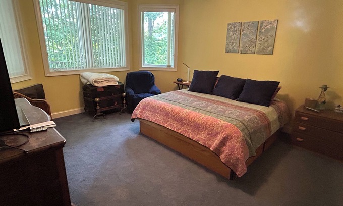 Tellico Village Apartment | Charming Lakeside 2-bedroom suite with WiFi, AC in welcoming Tellico Village