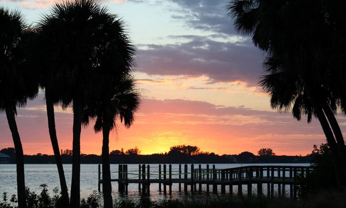 Englewood Cottage | Charming Lemon Bay Cottage in Historic Englewood Village
